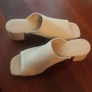 NWT Everlane Slides size 8.5